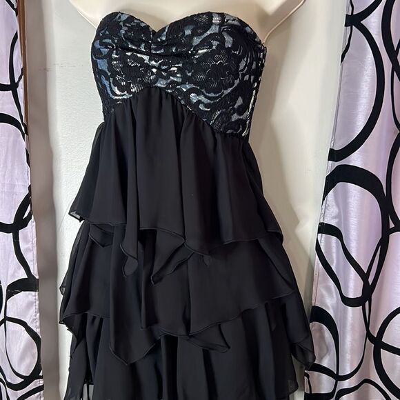 Teeze Me lace bustier dress with asymmetrical layers size 5 - Picture 2 of 13